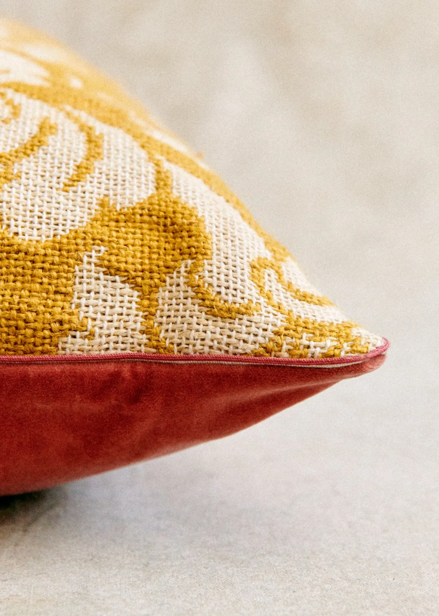 Sezane Coussin Vintage - Très Grand Modèle- La Sélection Vintage | Les Tissus