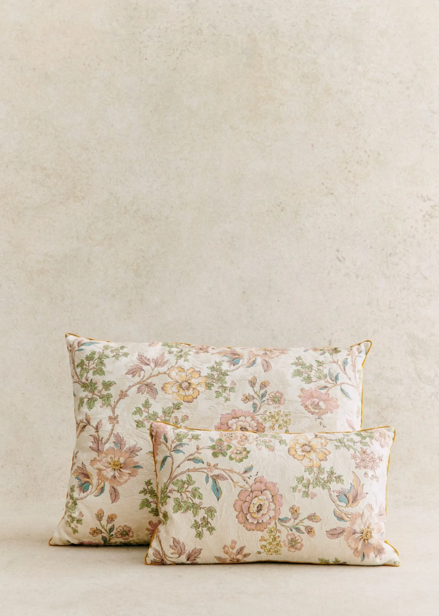Sezane Coussin Vintage - Très Grand Modèle- La Sélection Vintage | Les Tissus