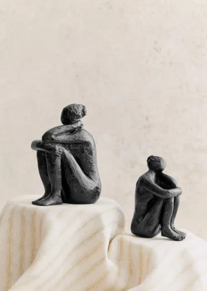 Sezane Sculpture Guénolée Courcoux - Femme Dans Ses Pensées Grand Modèle- Les Invités